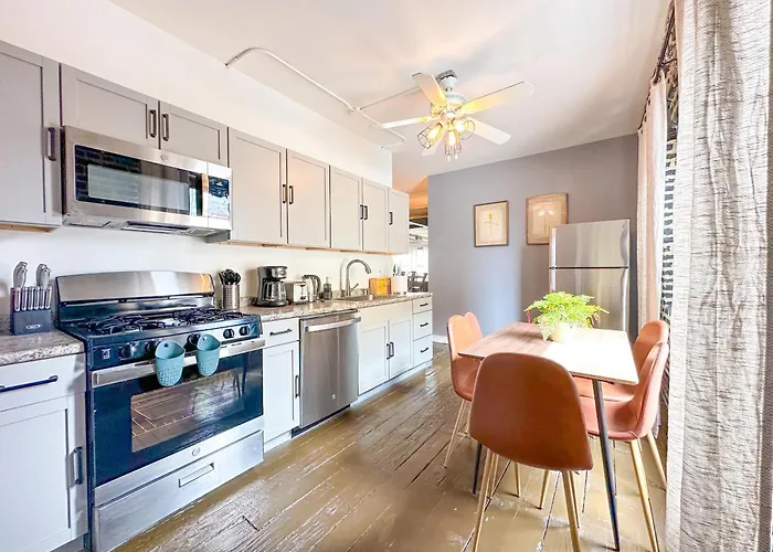 Mccormick Place Spacious 5br With Pool Table & Optional Parking Sleeps 10 Near Soldier Field And Grant Park * Chicago